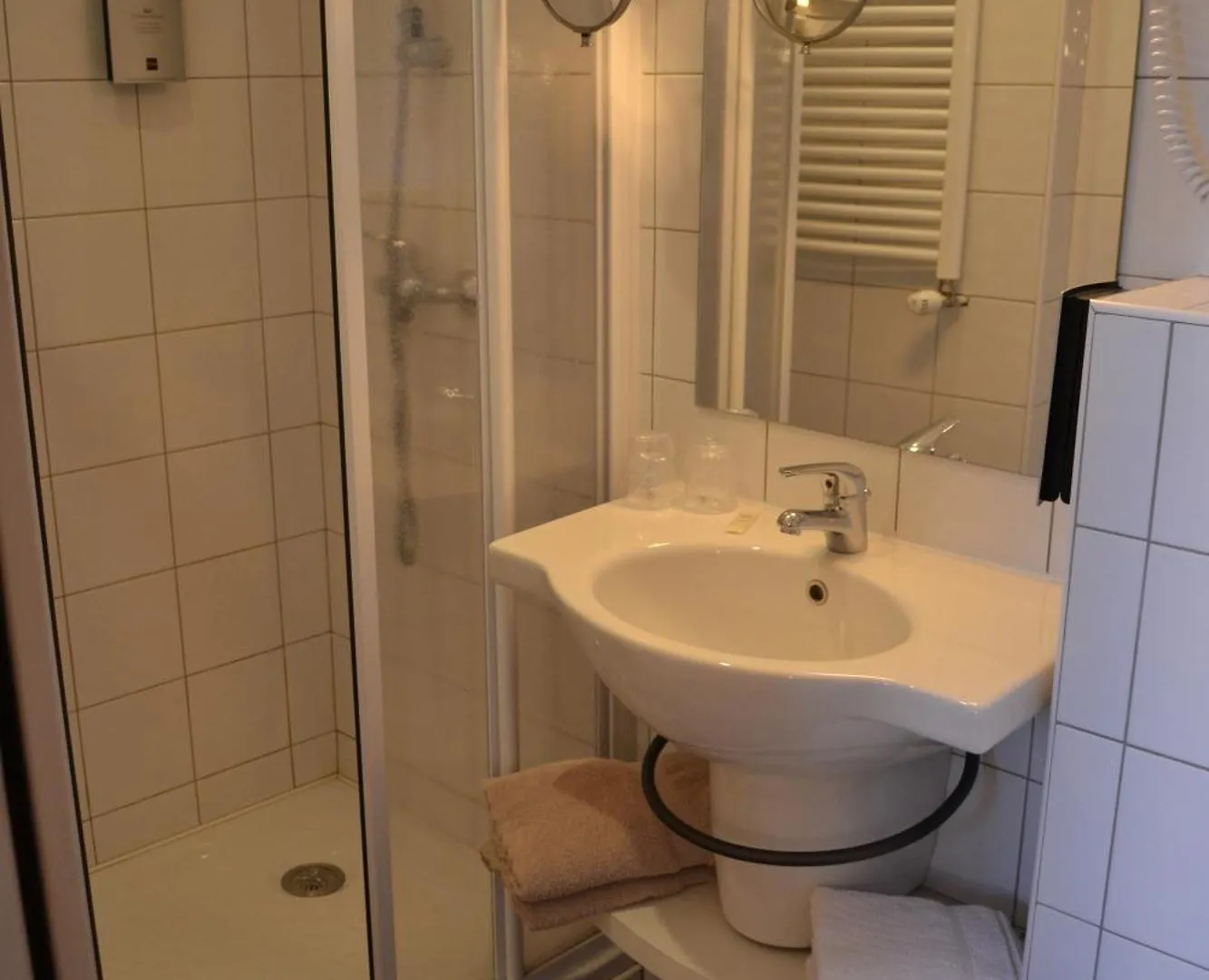 Hotel La Porte Saint Pierre-Logis Hotel Intra Muros 2*, Saint-Malo