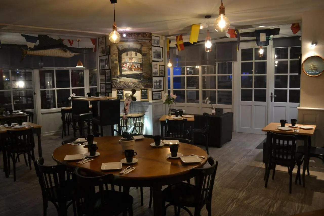 Hotel La Porte Saint Pierre-Logis Hotel Intra Muros 2*, Saint-Malo France