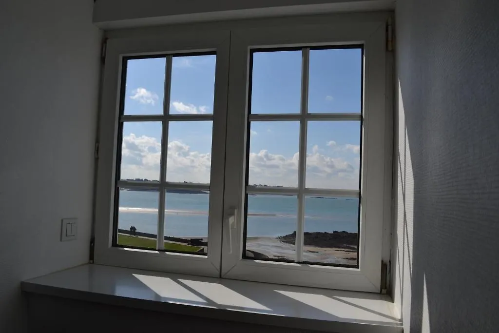 Hotel La Porte Saint Pierre-Logis Hotel Intra Muros 2*, Saint-Malo