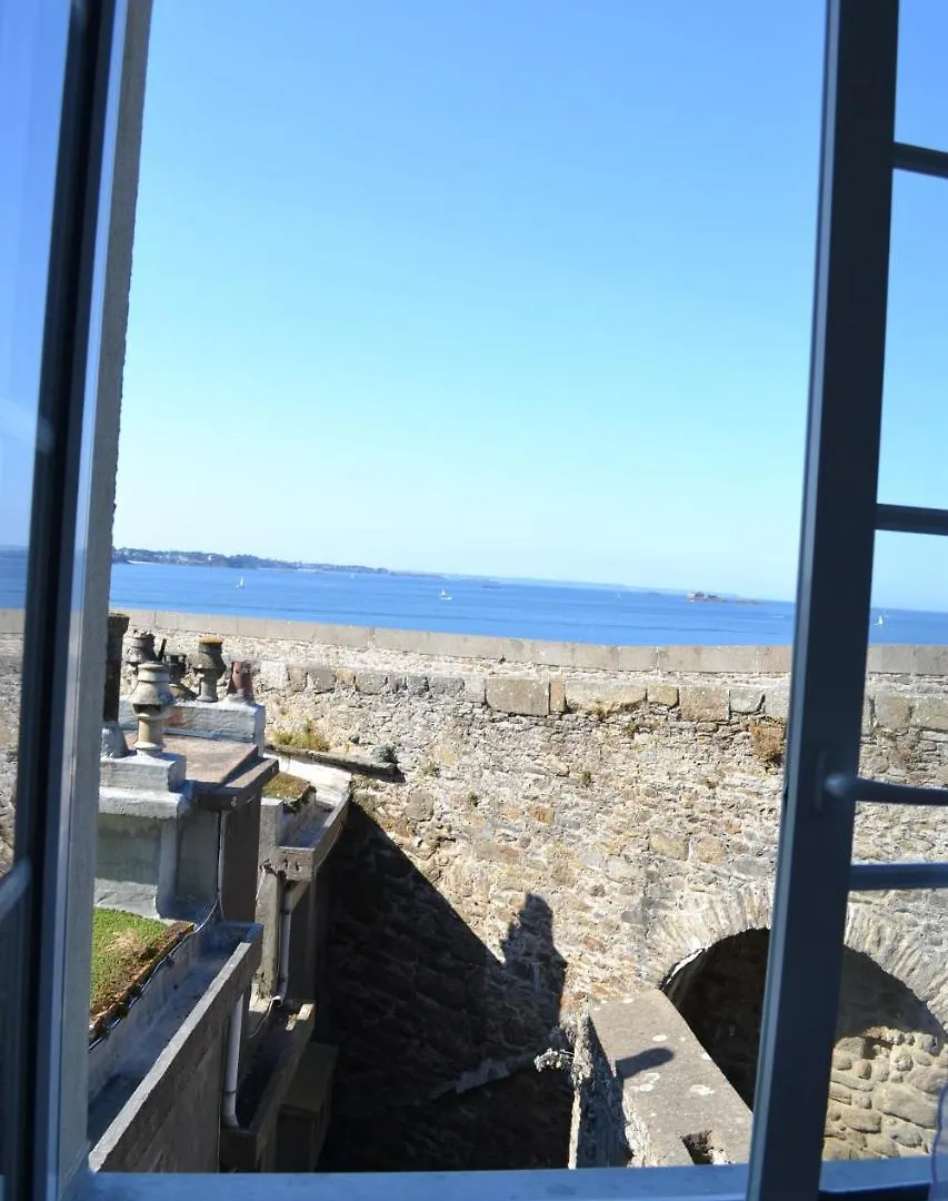 Hôtel La Porte Saint Pierre-Logis Hôtel Intra Muros Hotel Saint-Malo